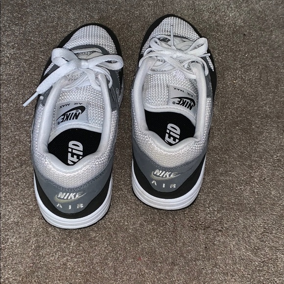 Nikes - Picture 4 of 4